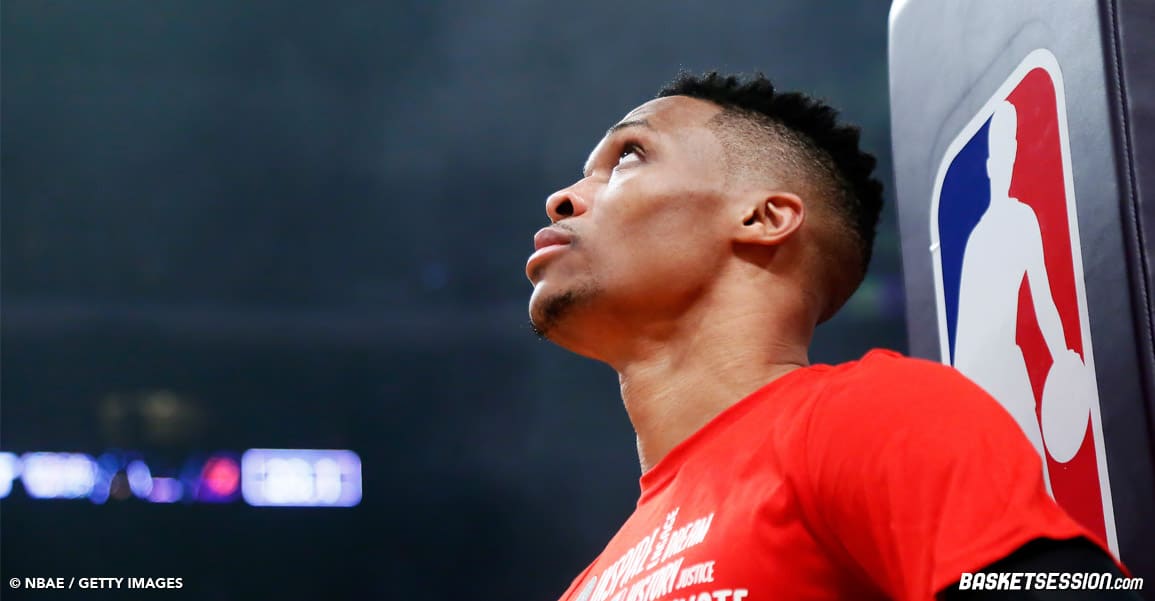 Quand Russell Westbrook félicite Russell Westbrook après un record