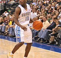 Earl Boykins pense que LeBron va considérer… les Nuggets