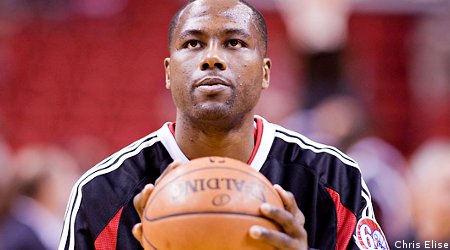 Elton Brand : « Artest est tombé amoureux d’Eminem »