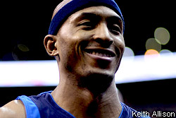 Les New York Knicks virent Kurt Thomas et engagent James Singleton