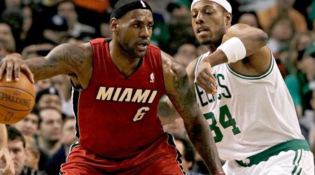 LeBron James tacle Kevin Garnett et Paul Pierce