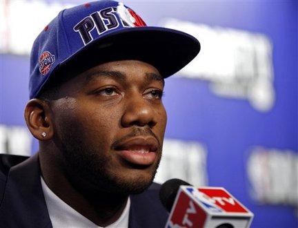 L’agent de Greg Monroe explique qu’il peut jouer en triangle