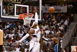 Josh Smith pense que Dwight Howard restera aux Lakers