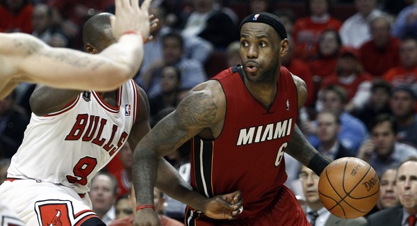 Taj Gibson veut convaincre LeBron James de signer aux Bulls en 2014