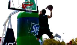 Vidéo : Sprite Slam Dunk Showdown à Los Angeles