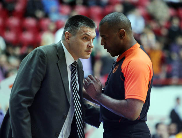Un arbitre français aux portes de la NBA