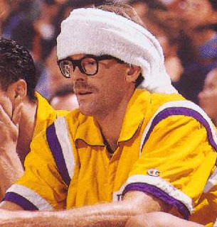 Kurt Rambis sondé par les Lakers