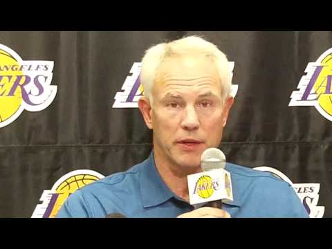 Mitch Kupchak défend Byron Scott