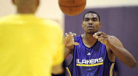 Andrew Bynum ouvert à un transfert ?