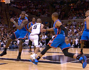 Tony Parker atomise Westbrook en un reverse