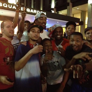 JR Smith fait lever la foule du Rucker Park