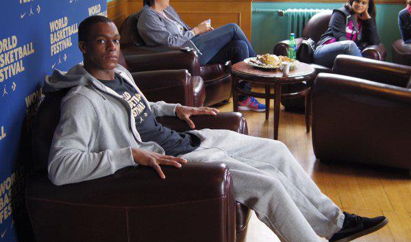 Rajon Rondo tacle la NBA sur la suspension de Melo