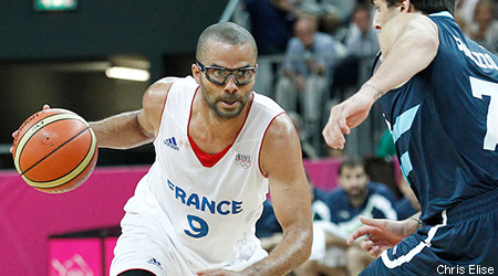 Tony Parker ne quittera pas l’équipe de France avant 2016 !