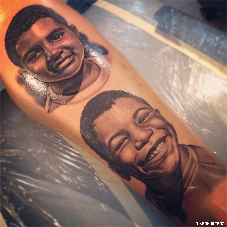 Quand Carlos Boozer se fait tatouer ses fils sur les mollets