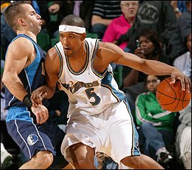 Dominic McGuire vers NOLA