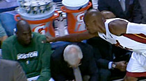 Vidéo : Quand Kevin Garnett boycotte Ray Allen