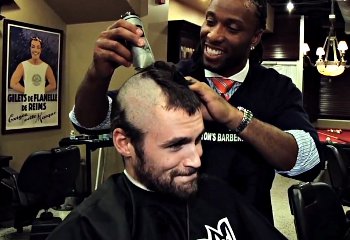 Kevin Love se rase le crâne pour une bonne cause