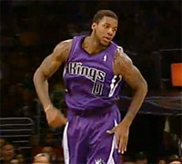 Thomas Robinson a du mal à attaquer le cercle