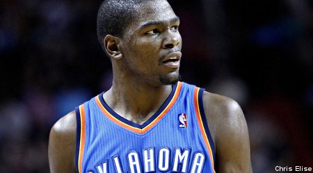 Kevin Durant tacle Royce White