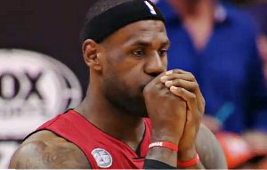 LeBron James, plus fort que les Suns et la fièvre