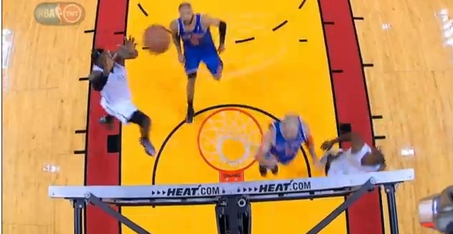 Le « double » alley-oop de Dwyane Wade pour LeBron James