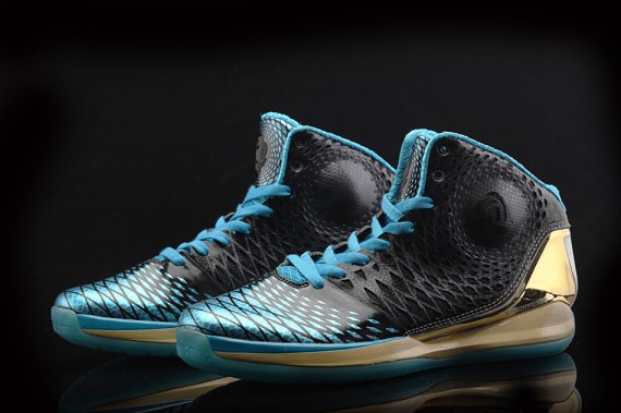 Ekickment : Adidas célèbre également l’année du serpent