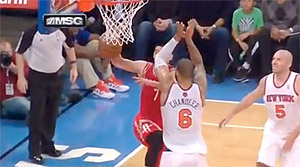 Flagrant foul : Tyson Chandler accueille Jeremy Lin avec les coudes