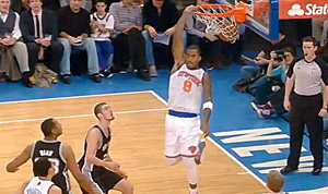 Enorme : le alley-oop reverse de J.R. Smith