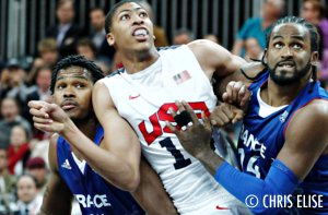 Ronny Turiaf fait la pub de Mickael Gelabale à Minnesota