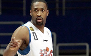 Gilbert Arenas plante 37 points et fait tomber son adversaire sur une feinte