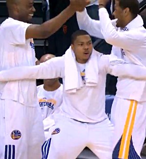 Humiliation : le banc des Warriors se moque de l’horrible shoot de Blake Griffin