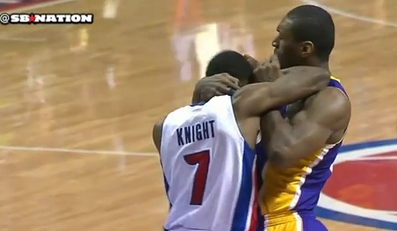 Les Lakers sans Metta World Peace ni Dwight Howard face à Brooklyn