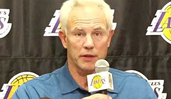 Mitch Kupchak admet que les Lakers se sont précipités