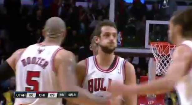 Top 10 : Belinelli au buzzer, The Deron Williams Show, le dunk de la gagne pour Kobe