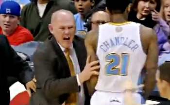 Vidéo : Quand George Karl pète un câble après l’arbitre