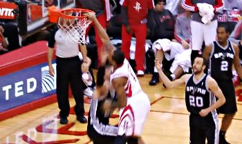 Greg Smith postérise méchamment Tiago Splitter !