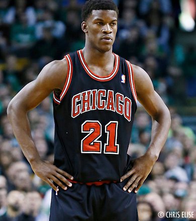 Jimmy Butler devrait-il être titulaire avec les Bulls ?