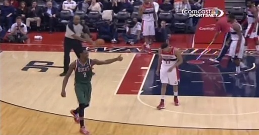 Vidéo : Larry Sanders se fout de la gueule des arbitres