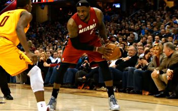 Vidéo : le triple-double de LeBron en mode phantom