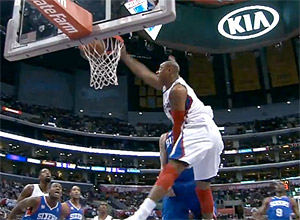 Top 10 : Caron Butler lâche le gros poster du jour, Steph Curry humilie la défense des Spurs