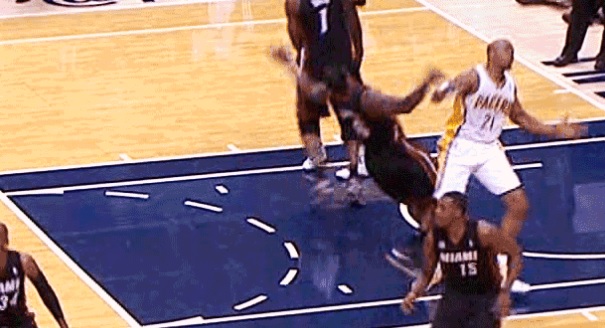 Flop de la nuit : LeBron James excelle dans l’exercice