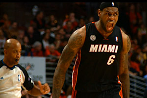 Highlights : LeBron James solide face aux Bobcats (30 pts, 10 rbds)