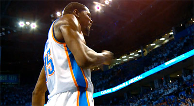 KD (35 pts) gère les Bulls et talonne Jordan