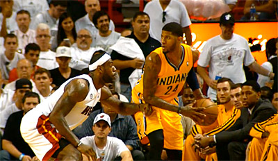 LeBron James, nouveau mentor de Paul George ?