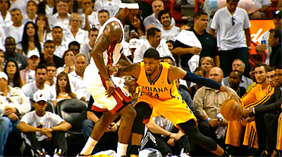 Phantom : le duel entre LeBron James et Paul George en mode phantom