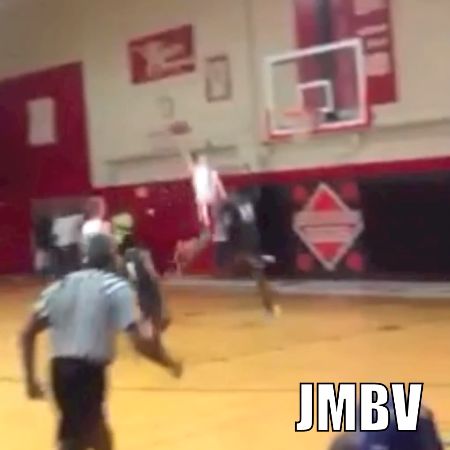 White man can jump ! Un des plus gros posters de l’année !