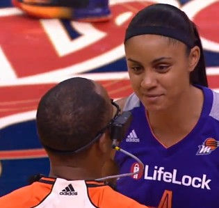 La « ref cam » fait ses débuts en WNBA