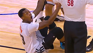 Vidéo : Le panier complètement dingue d’Archie Goodwin refusé par les arbitres