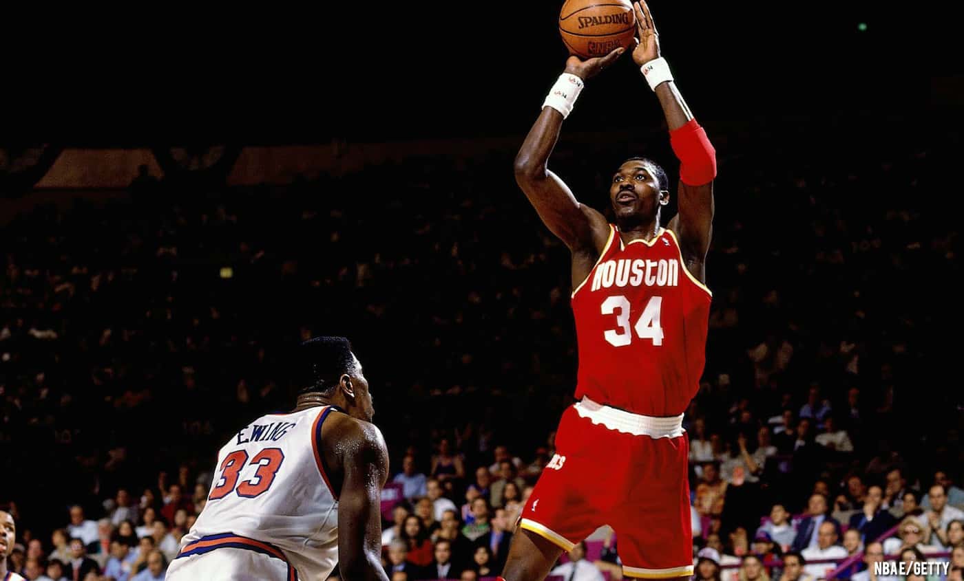 La comparaison très étrange entre Hakeem Olajuwon et Clint Capela