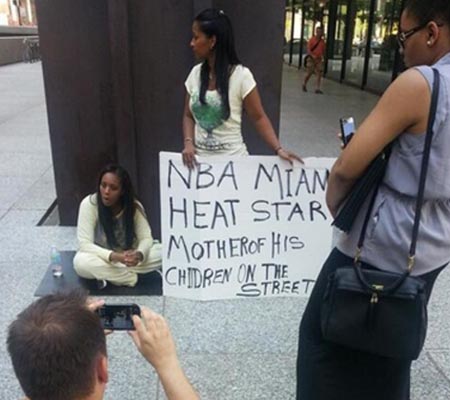 L’ex-femme de Dwyane Wade l’affiche dans les rues de Chicago